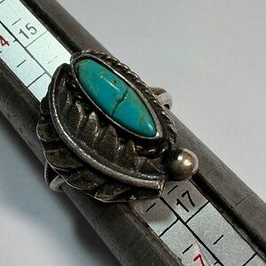 Vintage Sterling Silver Native American Navajo Style Turquoise Ring. Size 5.5